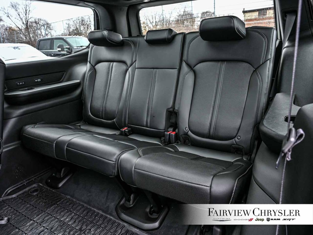 2025 Jeep Wagoneer Series II Carbide OVERLAND   PANO ROOF   LEATHER Photo