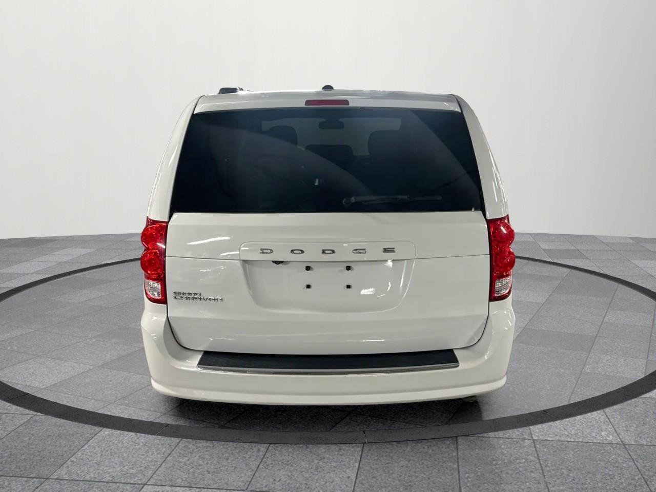 2019 Dodge Grand Caravan CVP/SXT Passenger Van Photo4