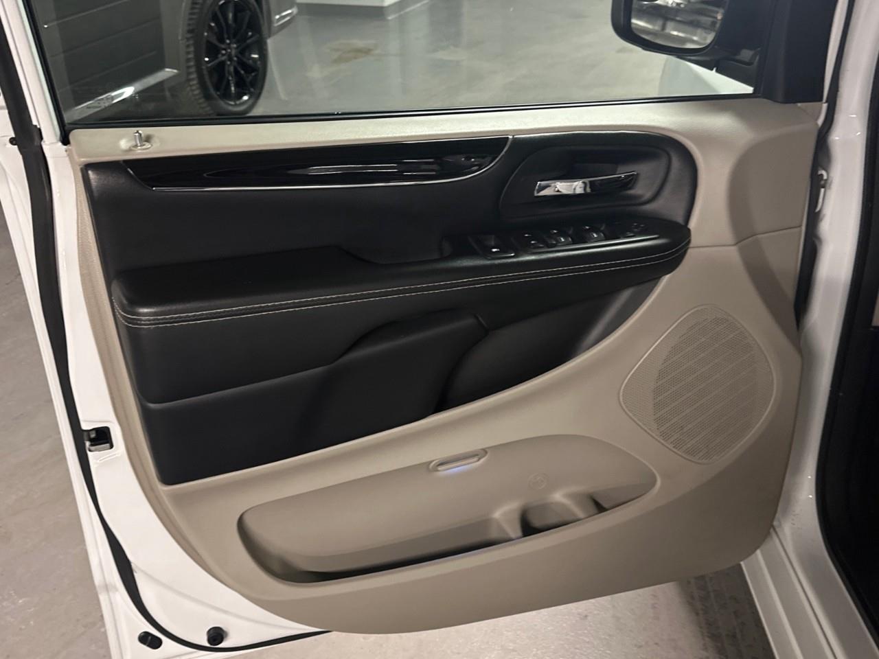 2019 Dodge Grand Caravan CVP/SXT Passenger Van Photo