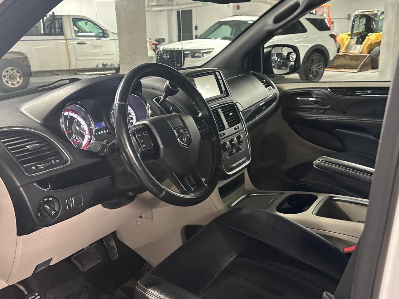 2019 Dodge Grand Caravan CVP/SXT Passenger Van Photo