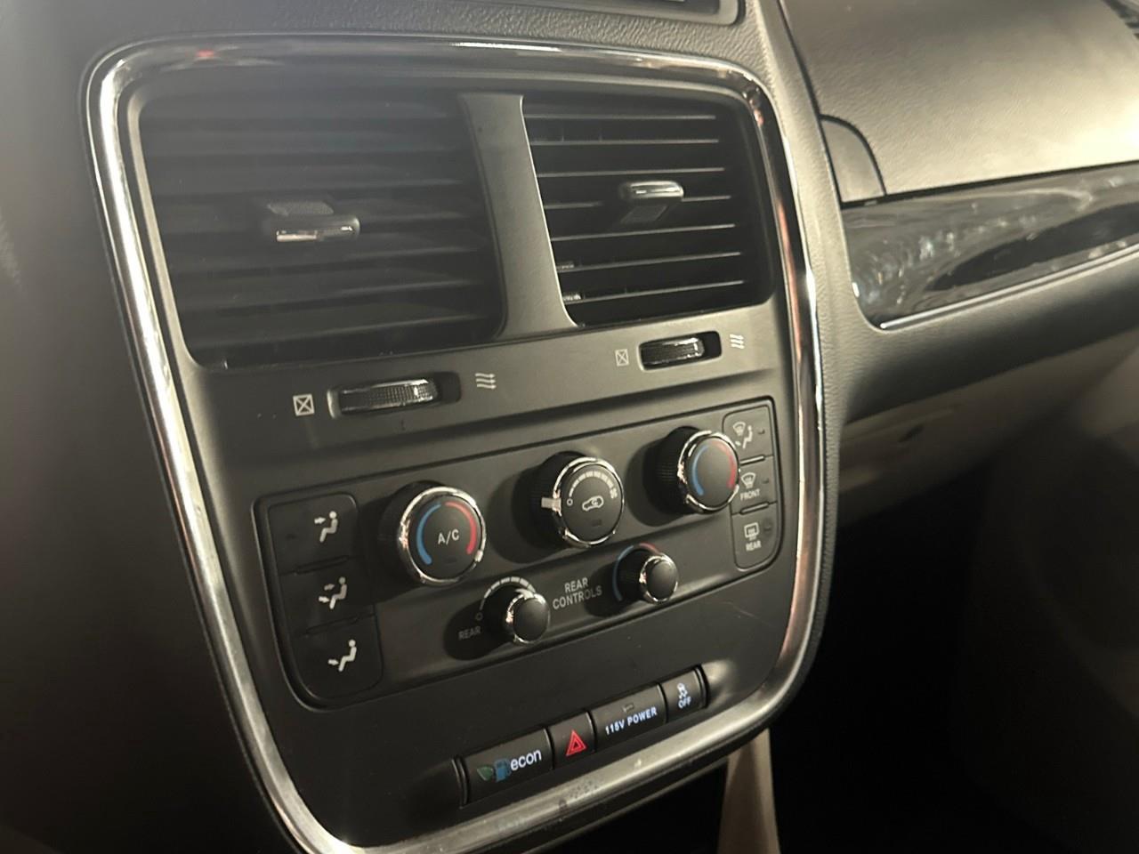 2019 Dodge Grand Caravan CVP/SXT Passenger Van Photo