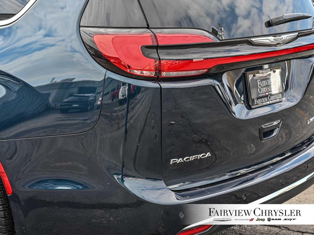 2024 Chrysler Pacifica Limited PANO ROOF   LEATHER   BLIND SPOT   ADAPTIV Photo