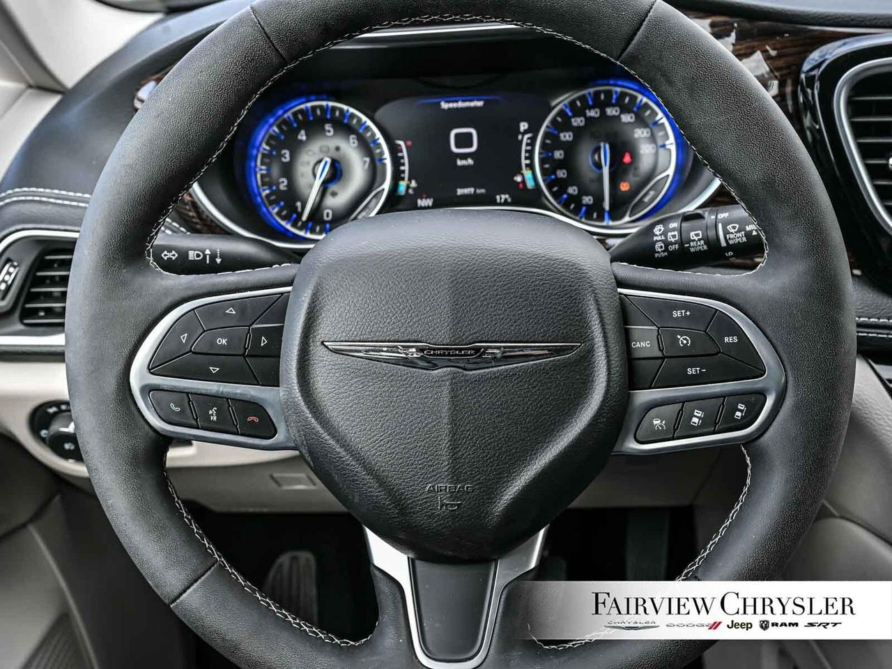2024 Chrysler Pacifica Limited PANO ROOF   LEATHER   BLIND SPOT   ADAPTIV Photo