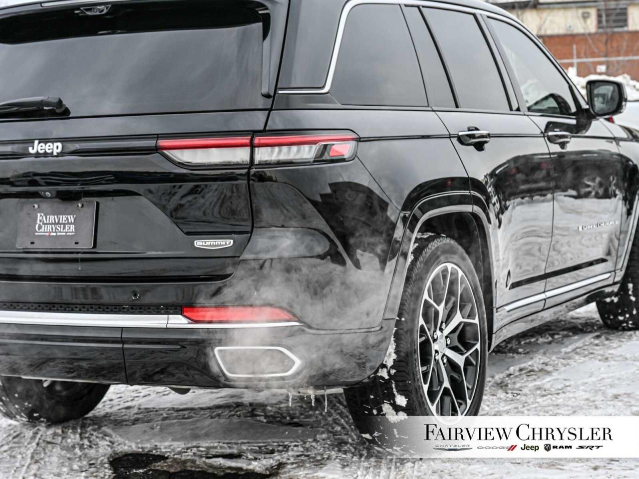 2024 Jeep Grand Cherokee Summit RESERVE   PANO ROOF   LEATHER   NAV   CARPL Photo