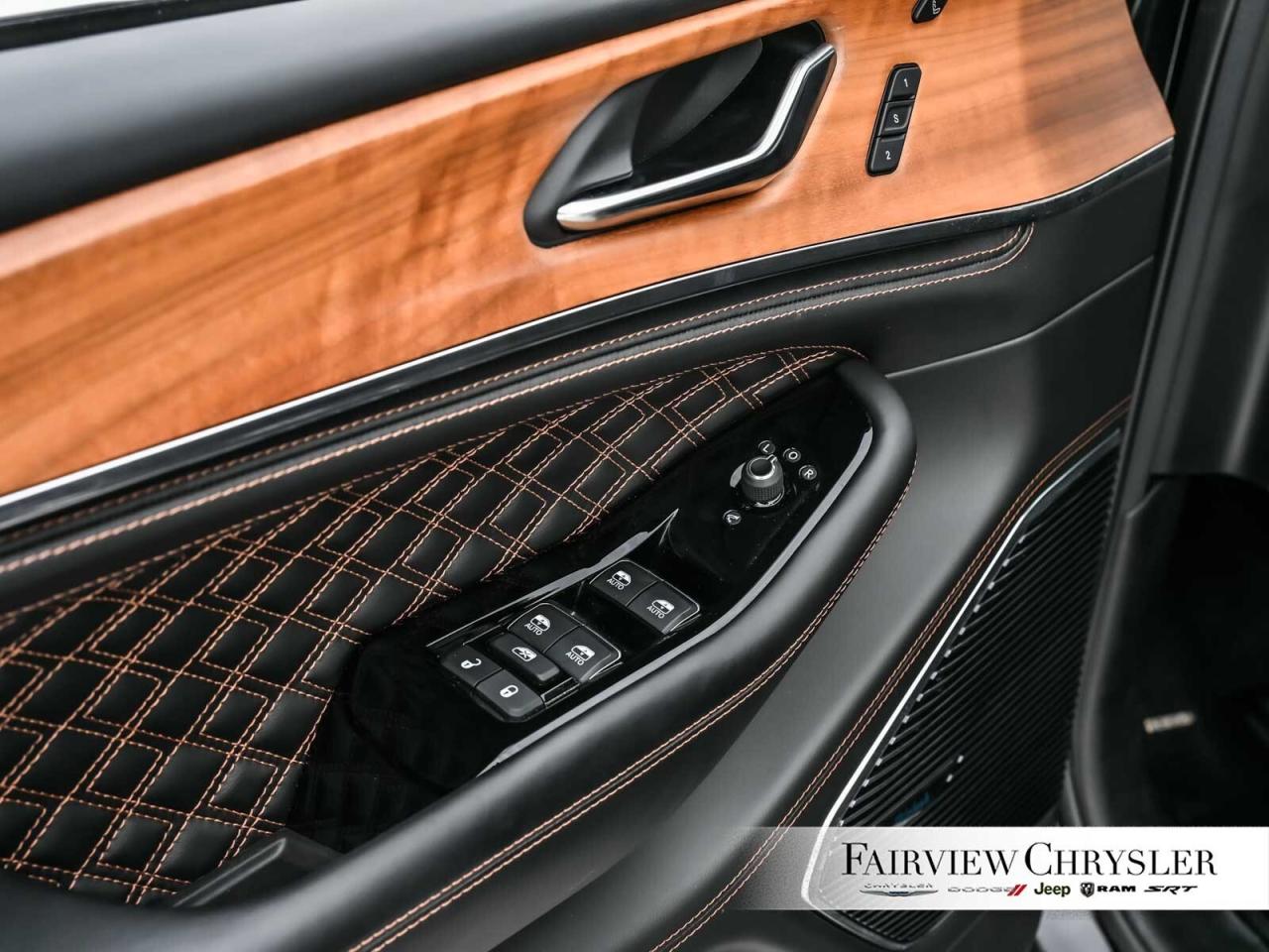 2024 Jeep Grand Cherokee Summit RESERVE   PANO ROOF   LEATHER   NAV   CARPL Photo