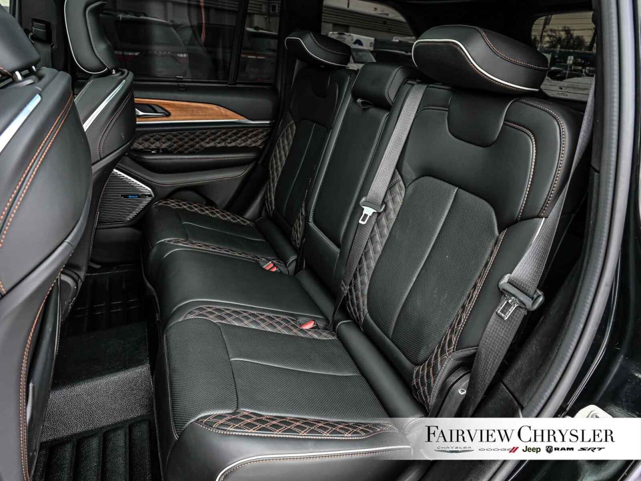 2024 Jeep Grand Cherokee Summit RESERVE   PANO ROOF   LEATHER   NAV   CARPL Photo