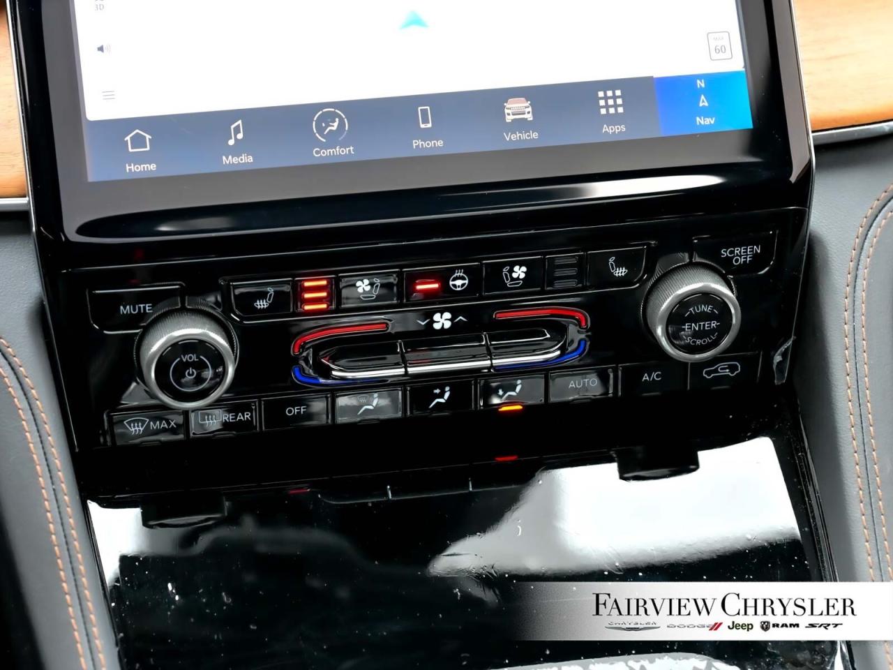 2024 Jeep Grand Cherokee Summit RESERVE   PANO ROOF   LEATHER   NAV   CARPL Photo