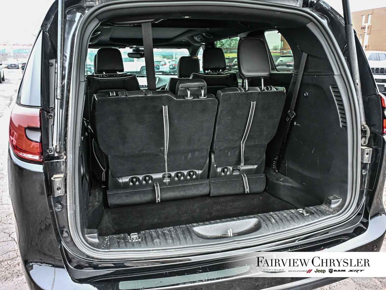 2024 Chrysler Pacifica Limited S APPEARANCE   PANO ROOF   LEATHER   NAV Photo