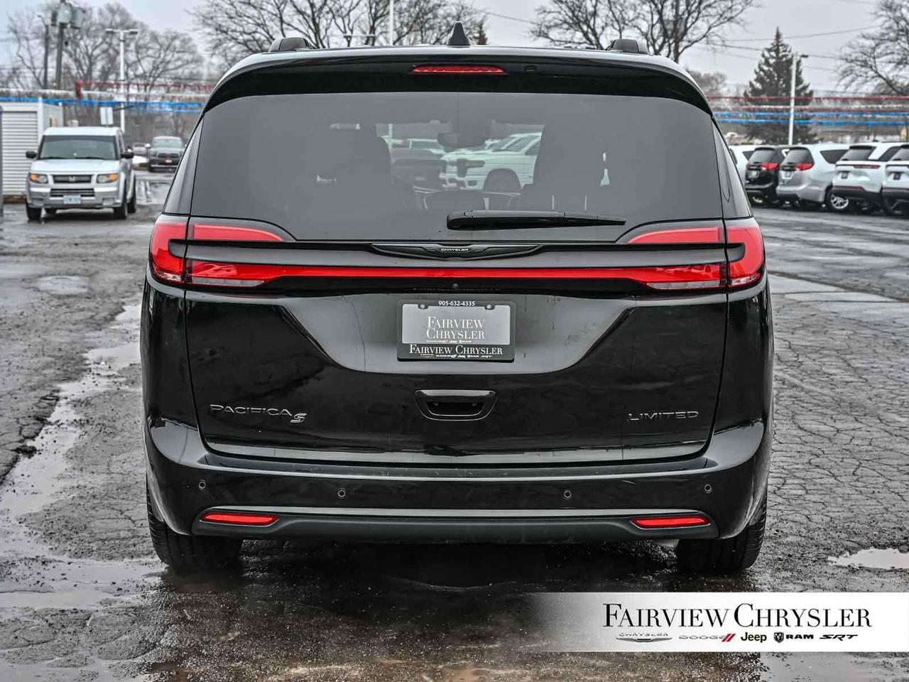 2024 Chrysler Pacifica Limited S APPEARANCE   PANO ROOF   LEATHER   NAV Photo4