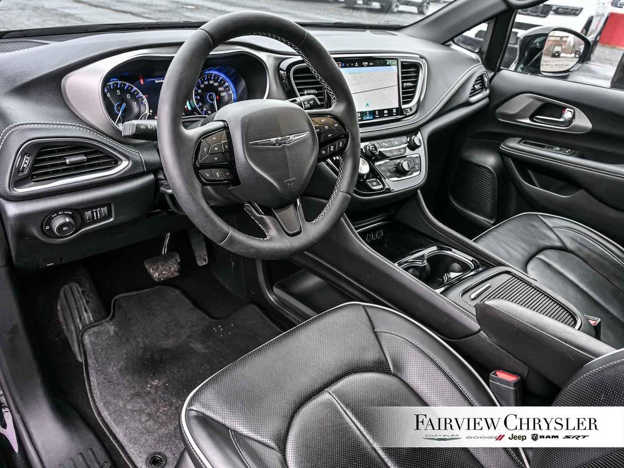 2024 Chrysler Pacifica Limited S APPEARANCE   PANO ROOF   LEATHER   NAV Photo