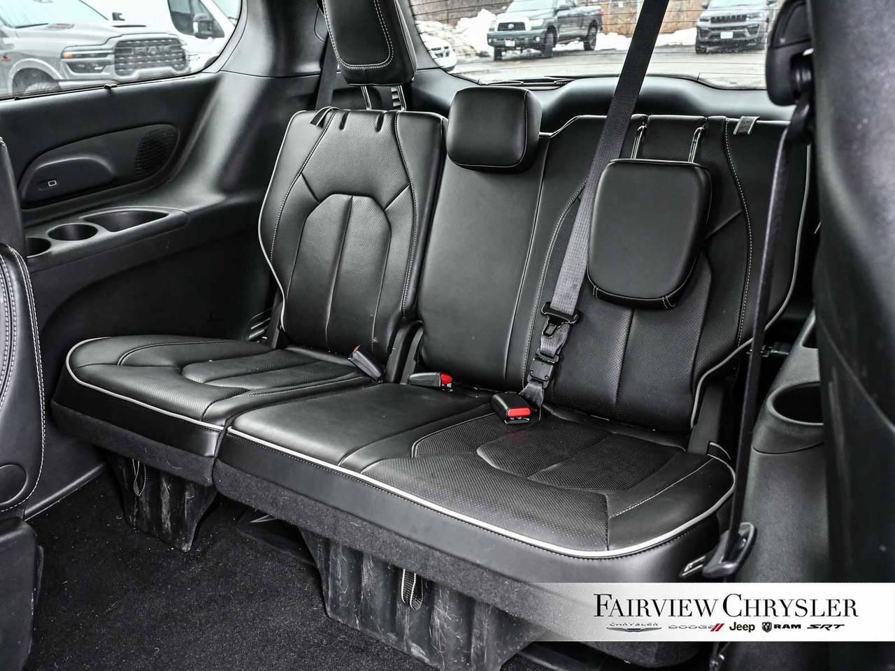 2024 Chrysler Pacifica Limited S APPEARANCE   PANO ROOF   LEATHER   NAV Photo