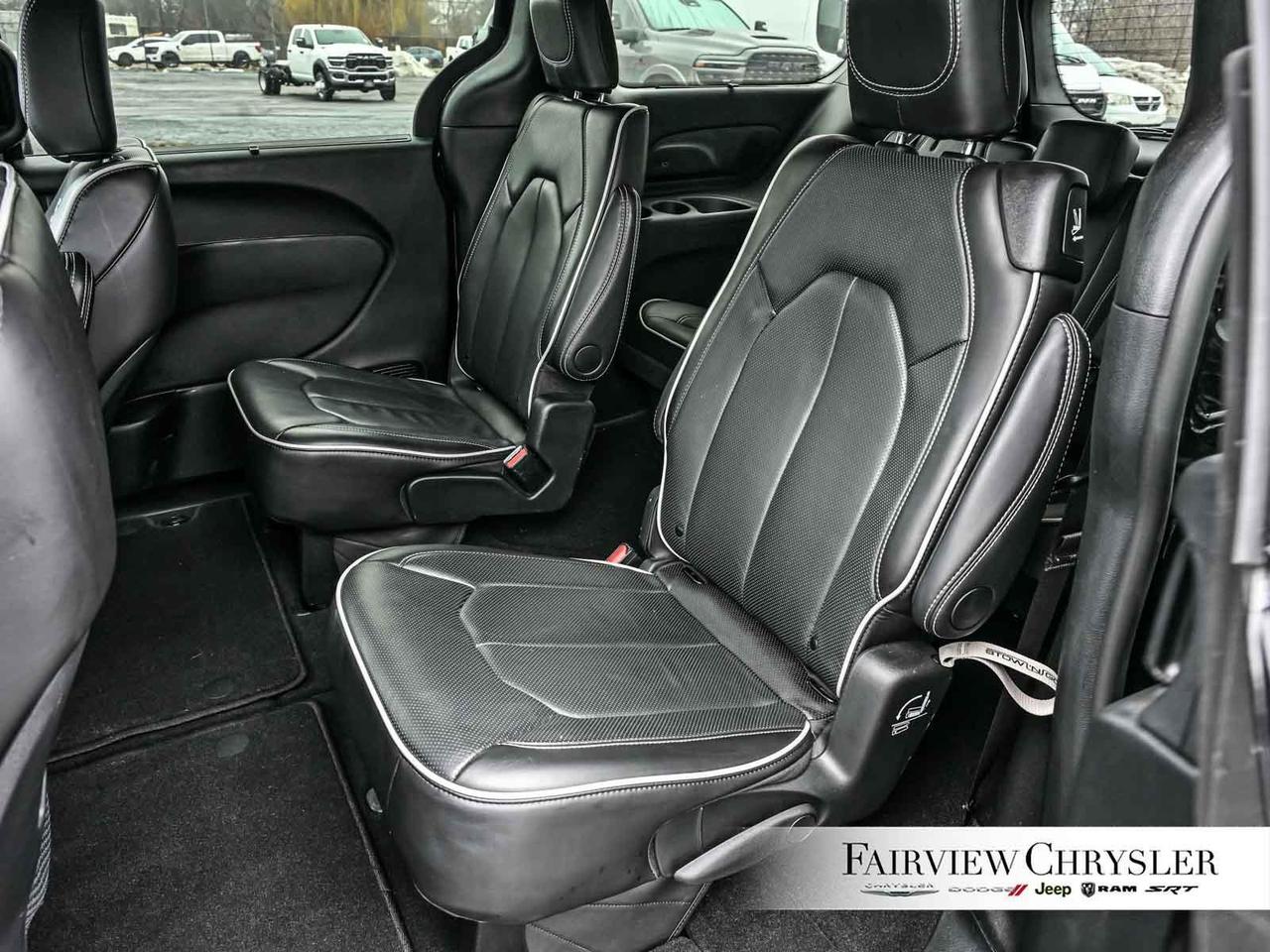2024 Chrysler Pacifica Limited S APPEARANCE   PANO ROOF   LEATHER   NAV Photo