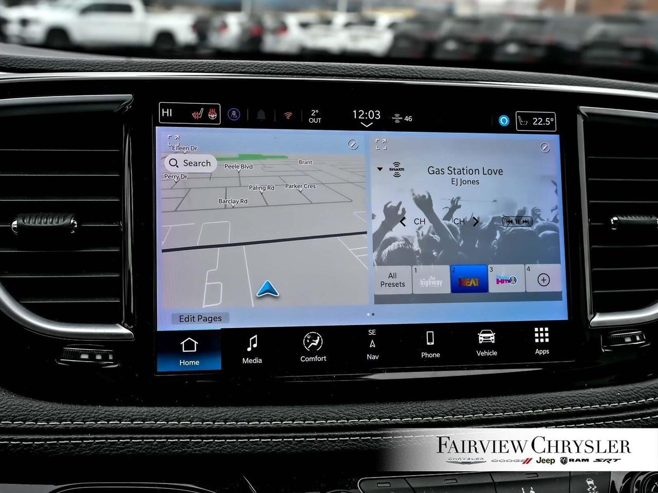 2024 Chrysler Pacifica Limited S APPEARANCE   PANO ROOF   LEATHER   NAV Photo