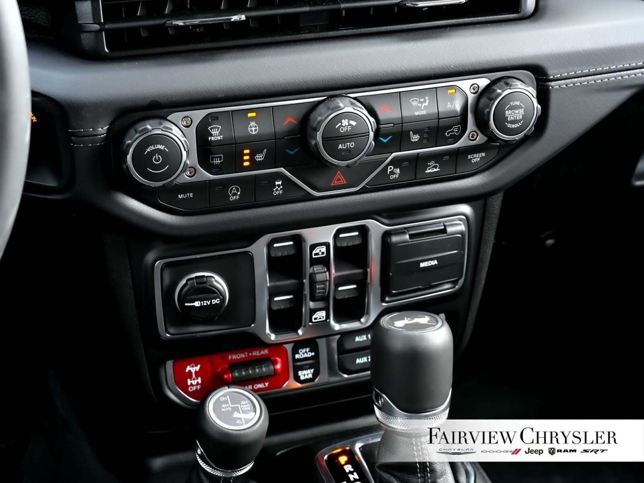 2026 Jeep Wrangler Rubicon X   SKY TOP   POWER WINCH   TRAILER TOW Photo