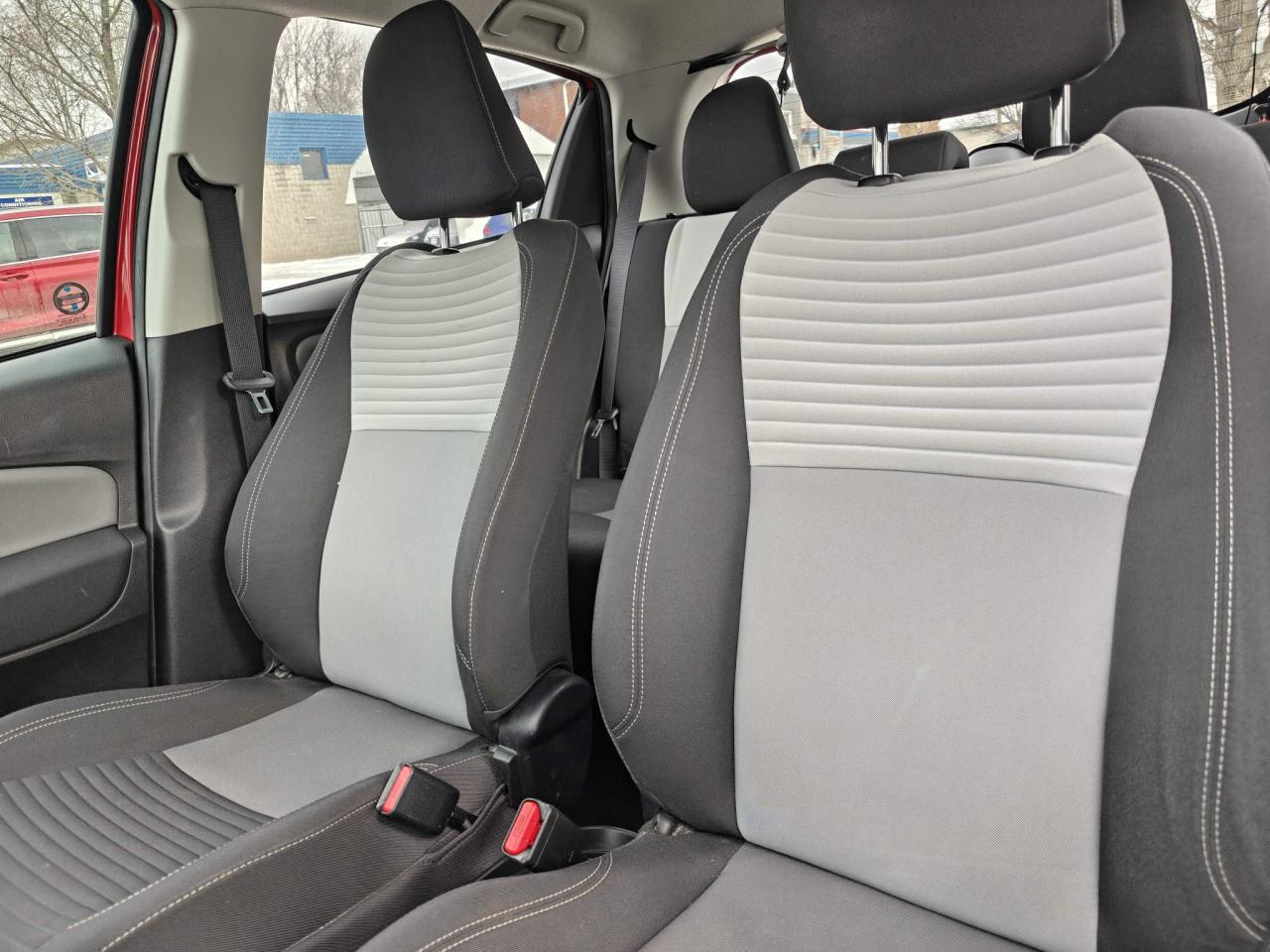 2018 Toyota Yaris LE (A4) 5dr Hatchback Photo