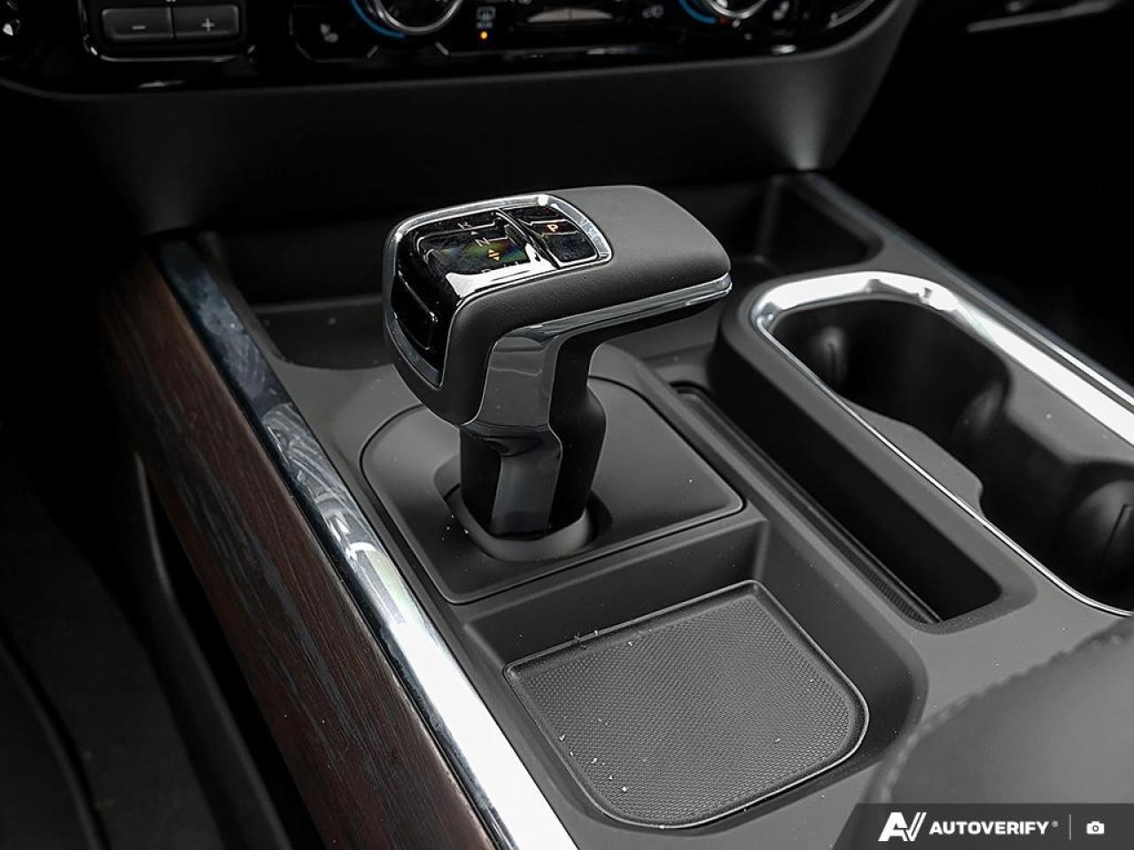 2026 GMC Sierra 1500 Crew Cab Short Box 4-Wheel Drive SLT Photo