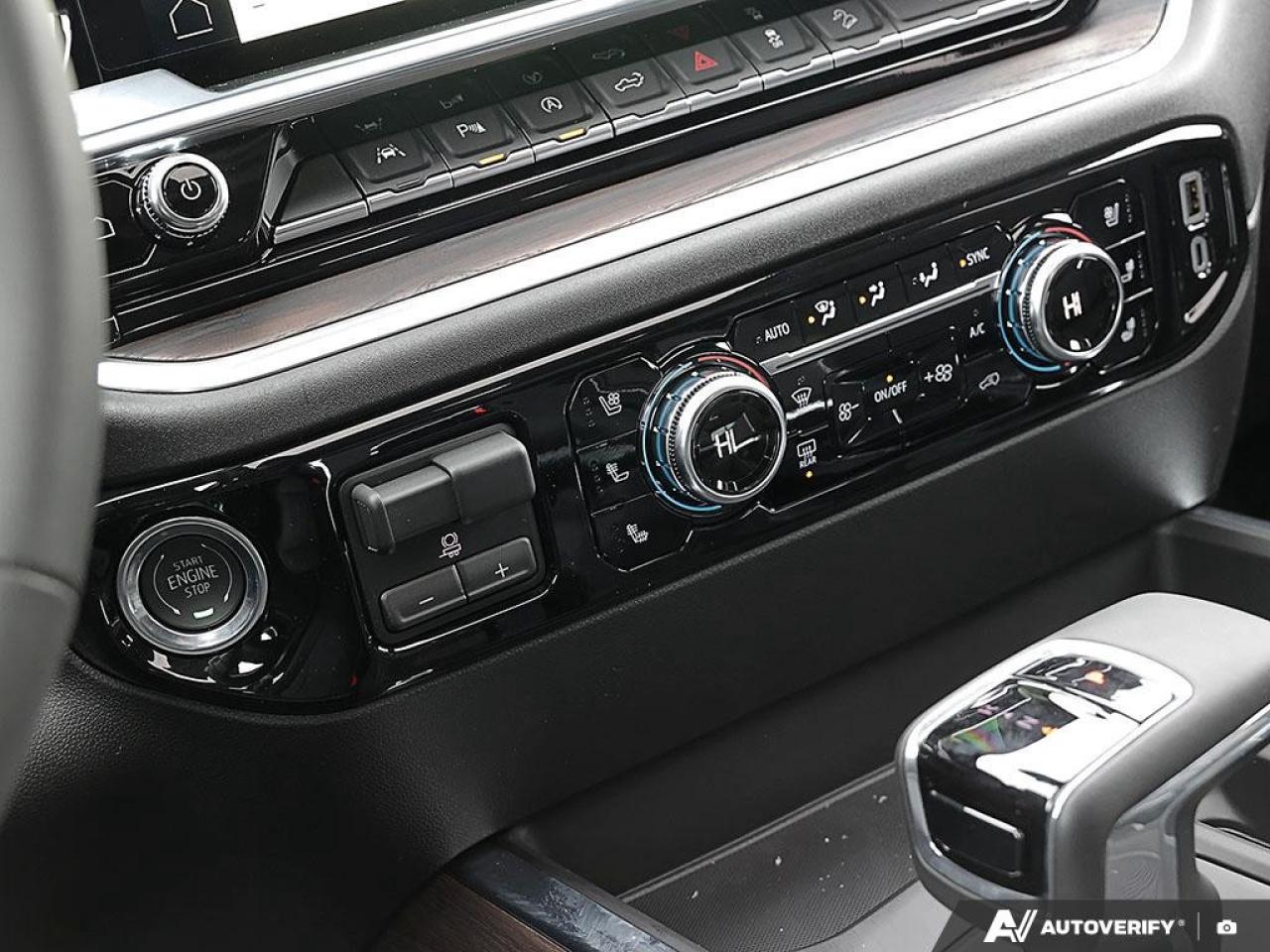 2026 GMC Sierra 1500 Crew Cab Short Box 4-Wheel Drive SLT Photo