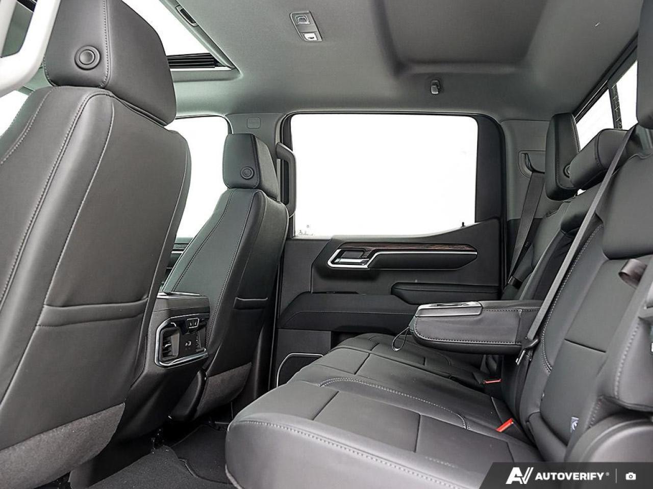 2026 GMC Sierra 1500 Crew Cab Short Box 4-Wheel Drive SLT Photo