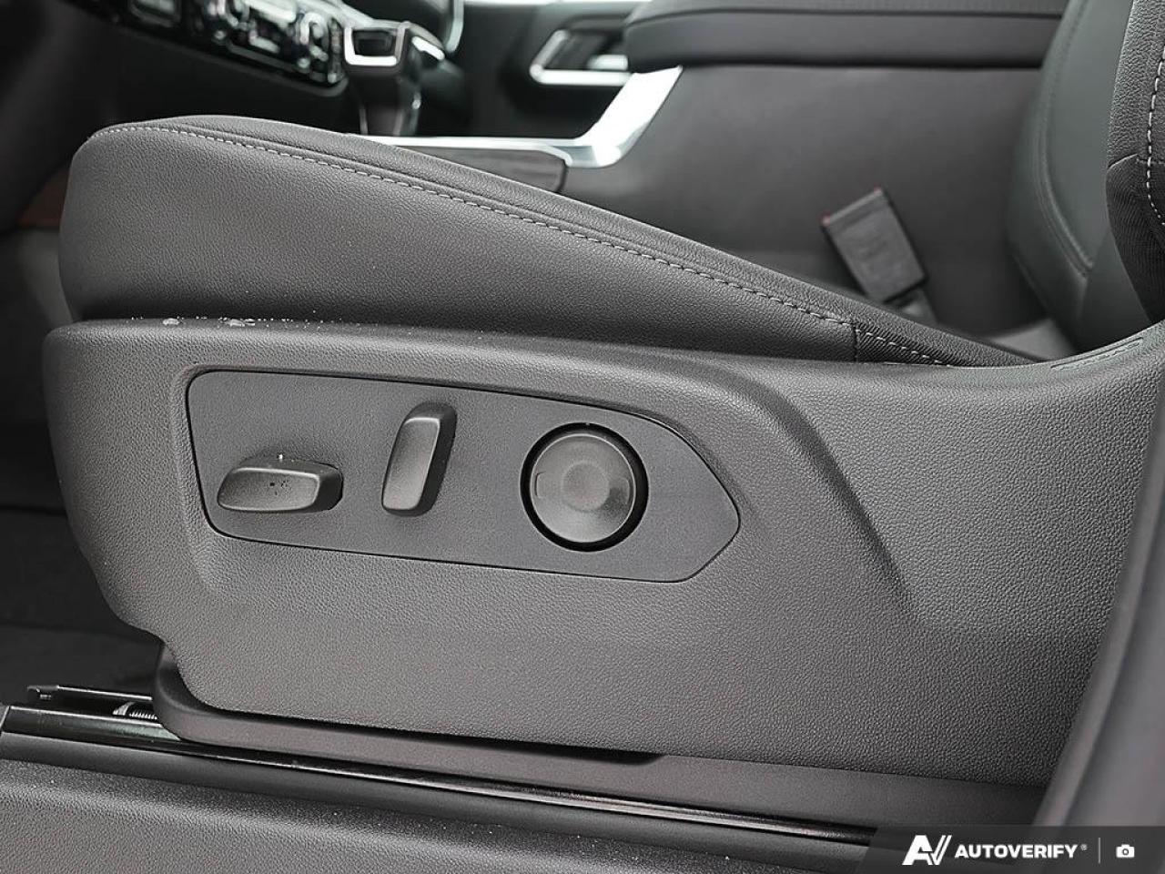 2026 GMC Sierra 1500 Crew Cab Short Box 4-Wheel Drive SLT Photo