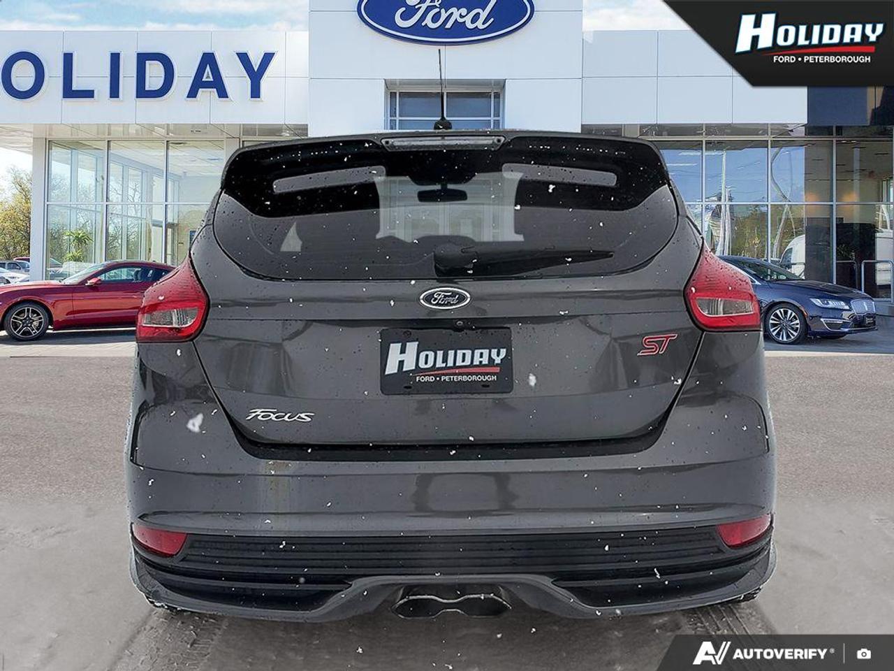 2018 Ford Focus ST Photo4