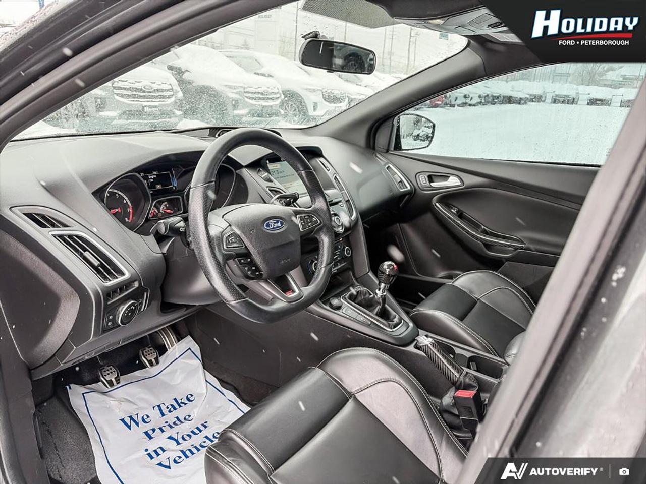 2018 Ford Focus ST Photo