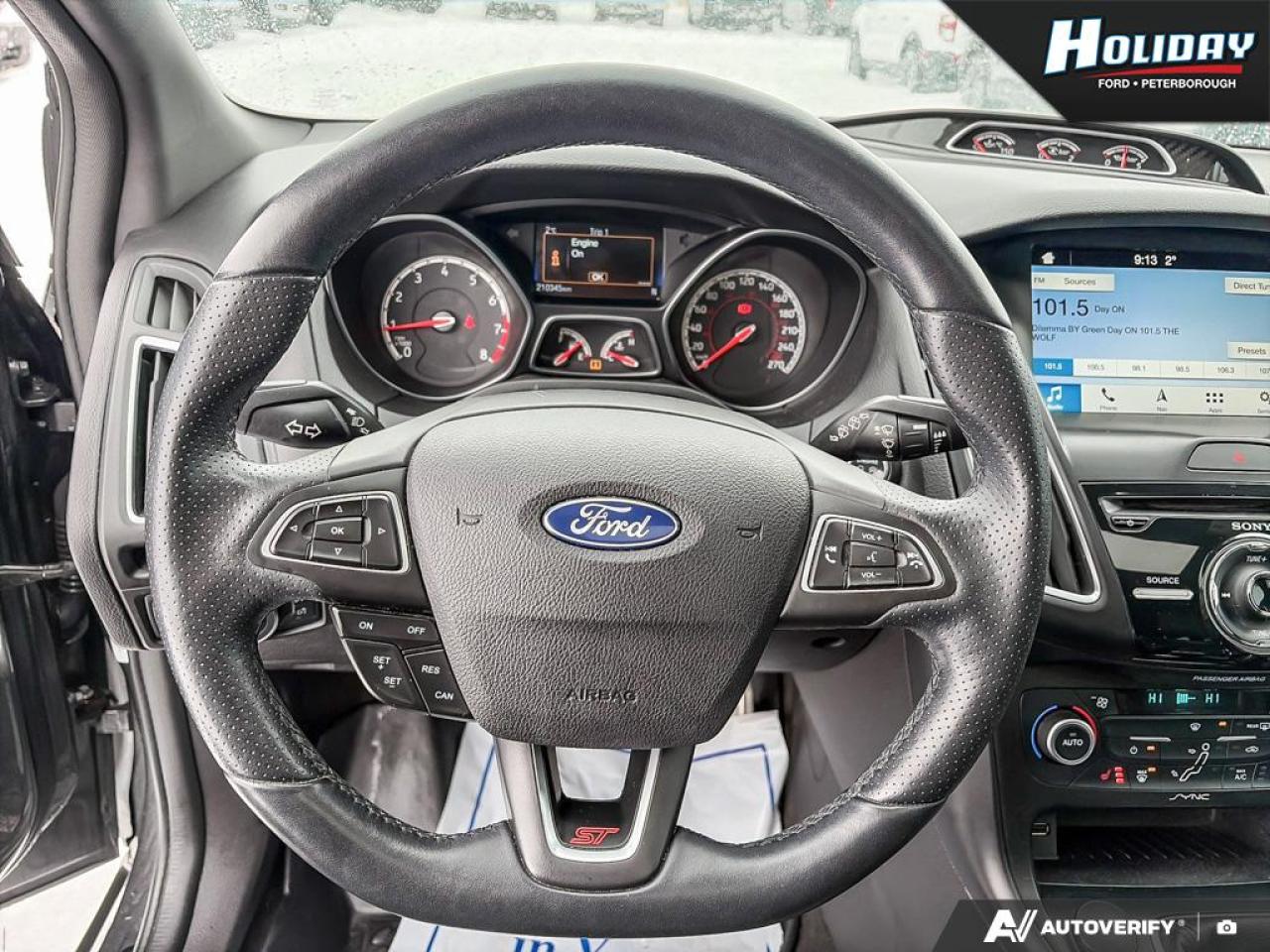 2018 Ford Focus ST Photo