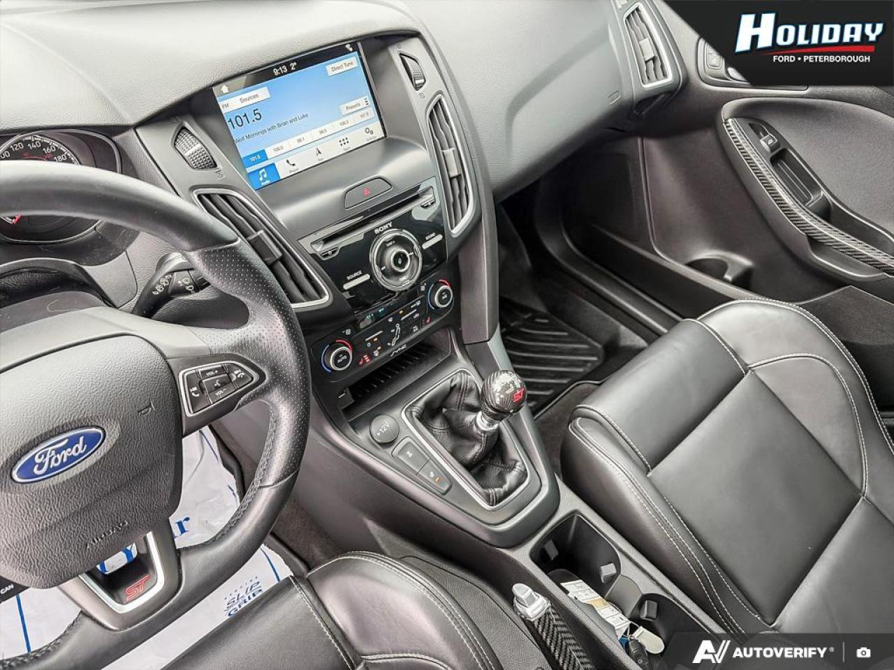 2018 Ford Focus ST Photo