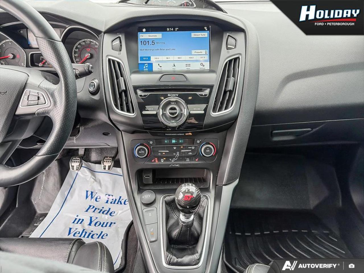 2018 Ford Focus ST Photo