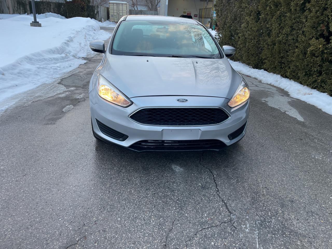 2016 Ford Focus SE Photo2