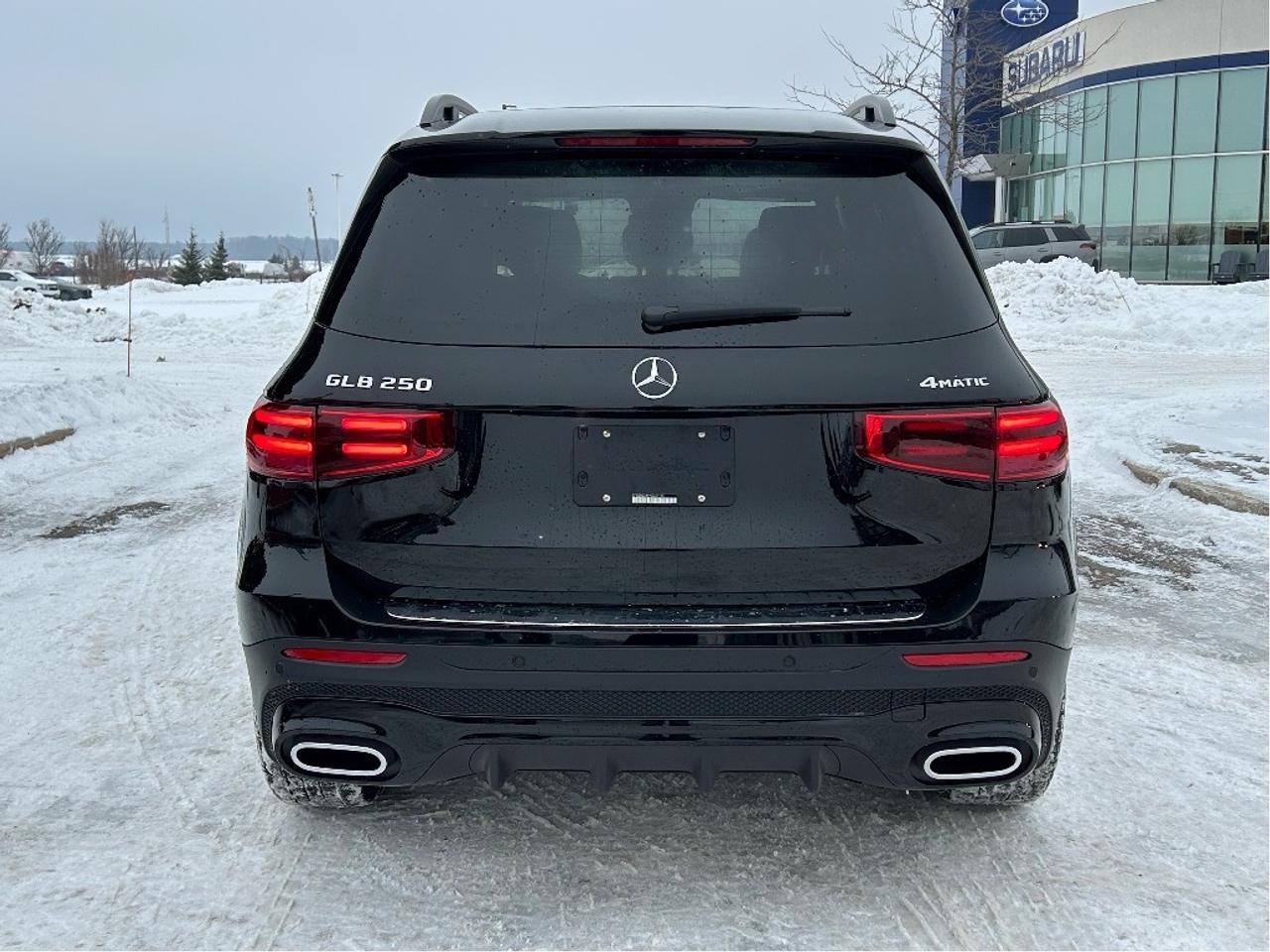 2026 Mercedes-Benz GLB 250 4MATIC Photo4