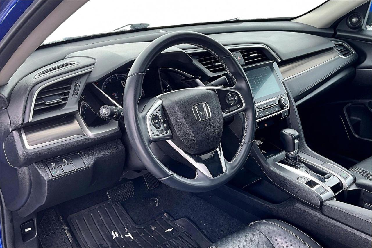 2019 Honda Civic Sedan TOURING   FULLY LOADED!   LEATHER   SUNROOF   NAVI Photo