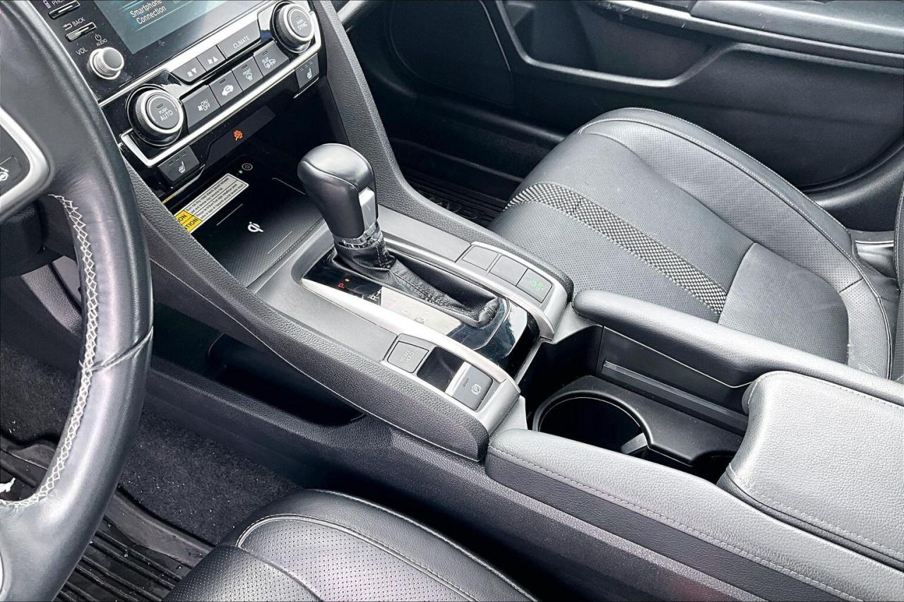2019 Honda Civic Sedan TOURING   FULLY LOADED!   LEATHER   SUNROOF   NAVI Photo