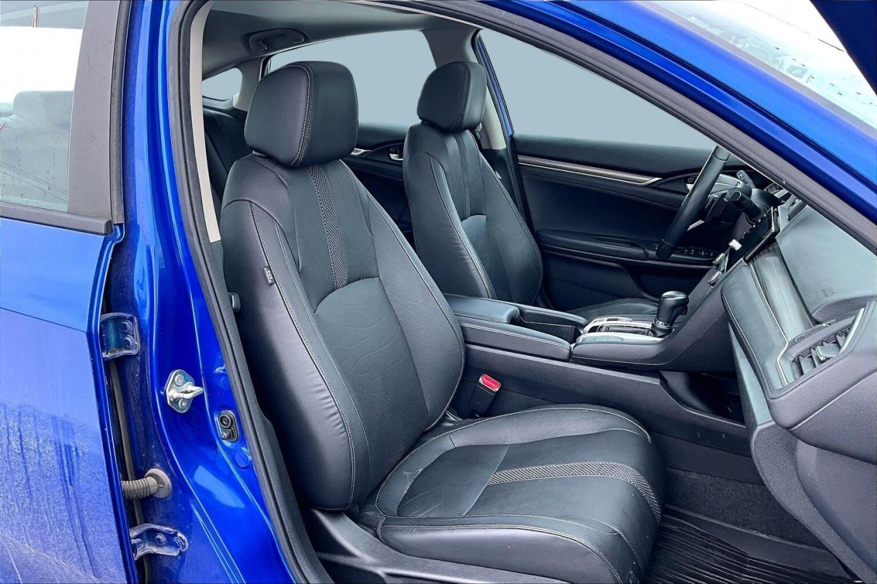 2019 Honda Civic Sedan TOURING   FULLY LOADED!   LEATHER   SUNROOF   NAVI Photo