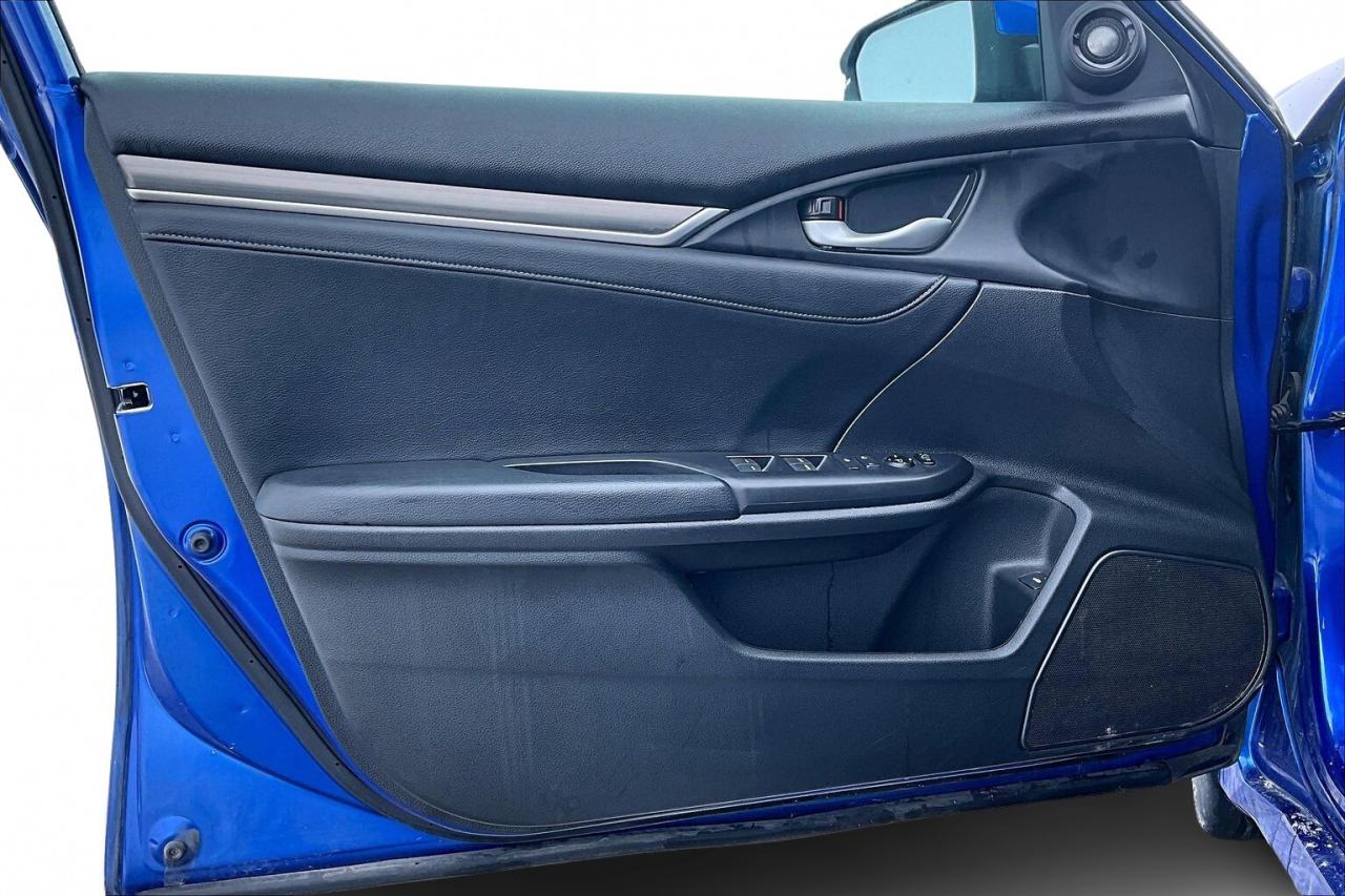2019 Honda Civic Sedan TOURING   FULLY LOADED!   LEATHER   SUNROOF   NAVI Photo