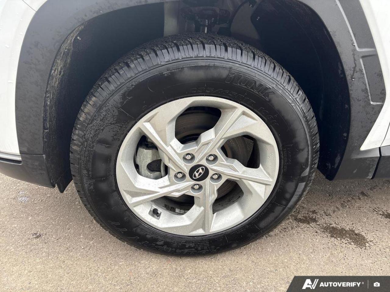 2022 Hyundai Tucson Essential   HEATED SEATS   CARPLAY Photo