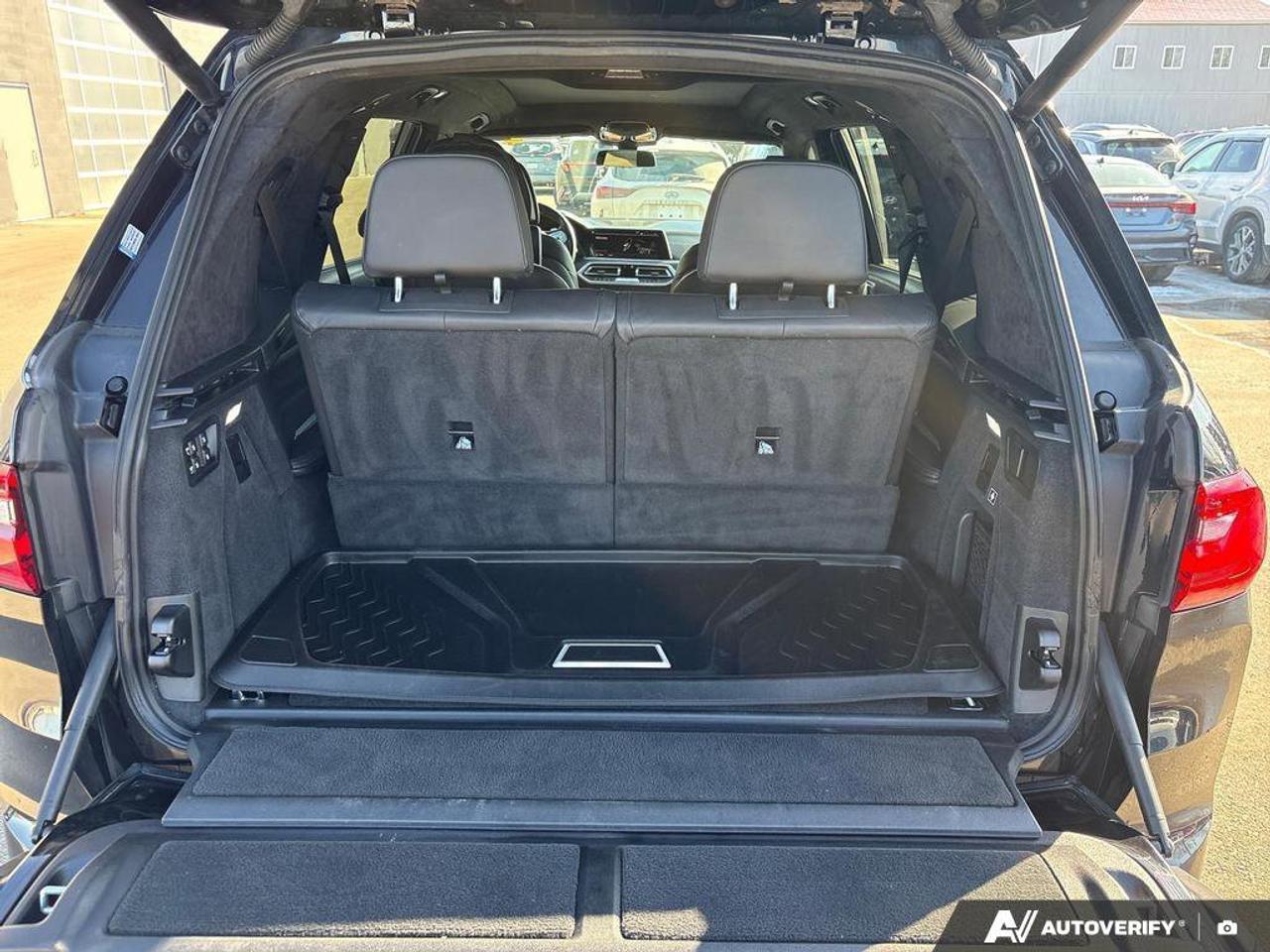 2021 BMW X7 xDrive40i   MERINO   ALCANTARA   9.6L/100KM Photo