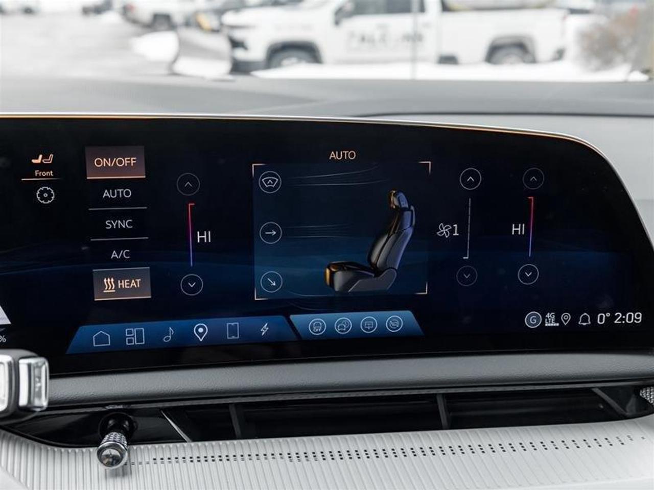 2026 Cadillac OPTIQ Luxury 4dr Photo