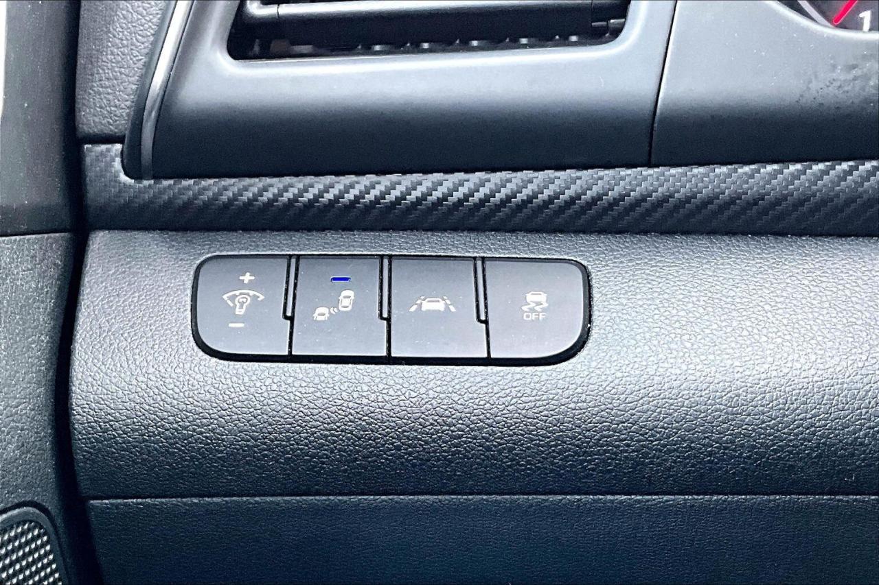 2019 Hyundai Elantra SPORT MANUAL   ONE OWNER   NO ACCIDENT Photo