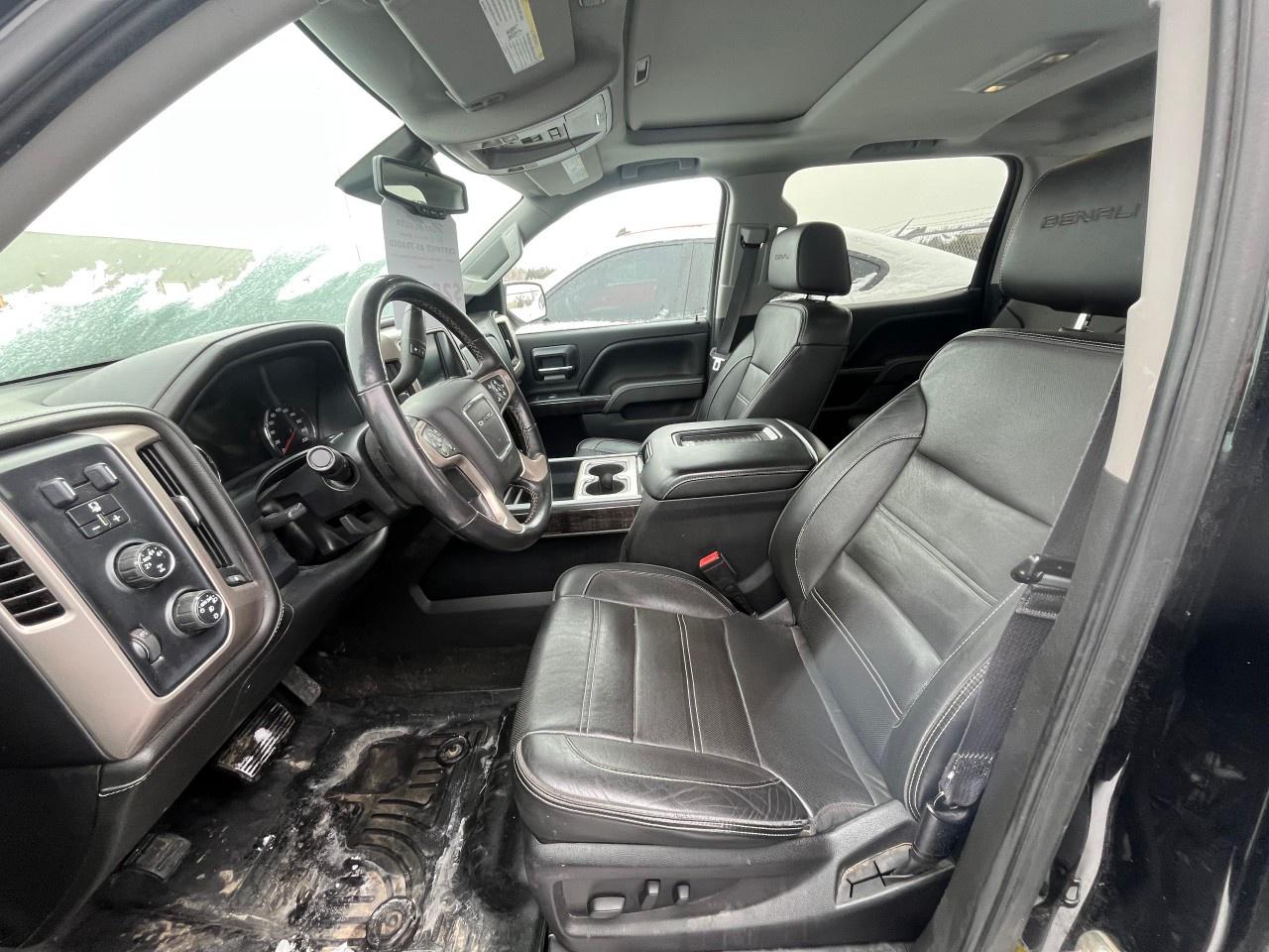 2016 GMC Sierra 1500 4WD Crew Cab Standard Box Denali Photo