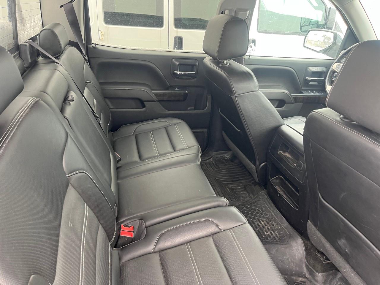 2016 GMC Sierra 1500 4WD Crew Cab Standard Box Denali Photo