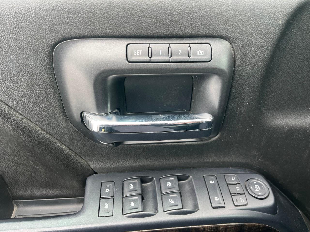 2016 GMC Sierra 1500 4WD Crew Cab Standard Box Denali Photo