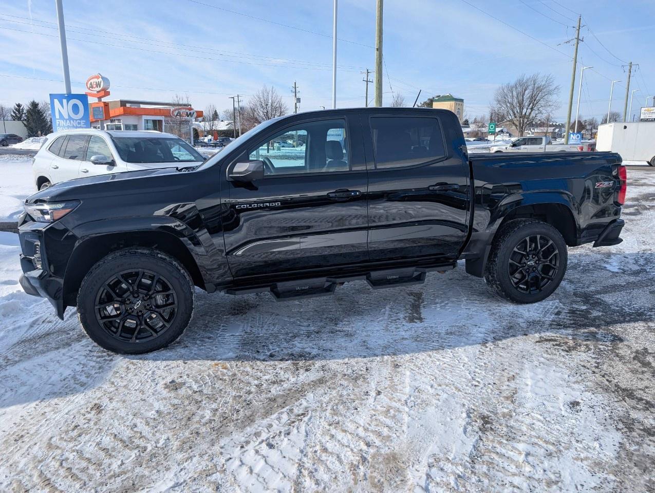2025 Chevrolet Colorado Crew Cab Short Box 4-Wheel Drive Z71 Photo