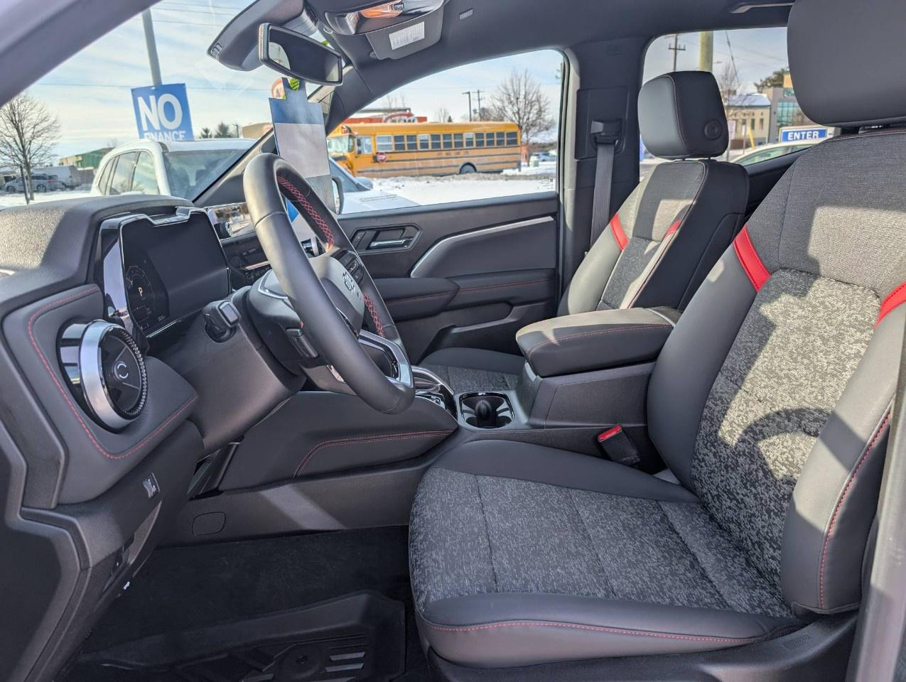 2025 Chevrolet Colorado Crew Cab Short Box 4-Wheel Drive Z71 Photo