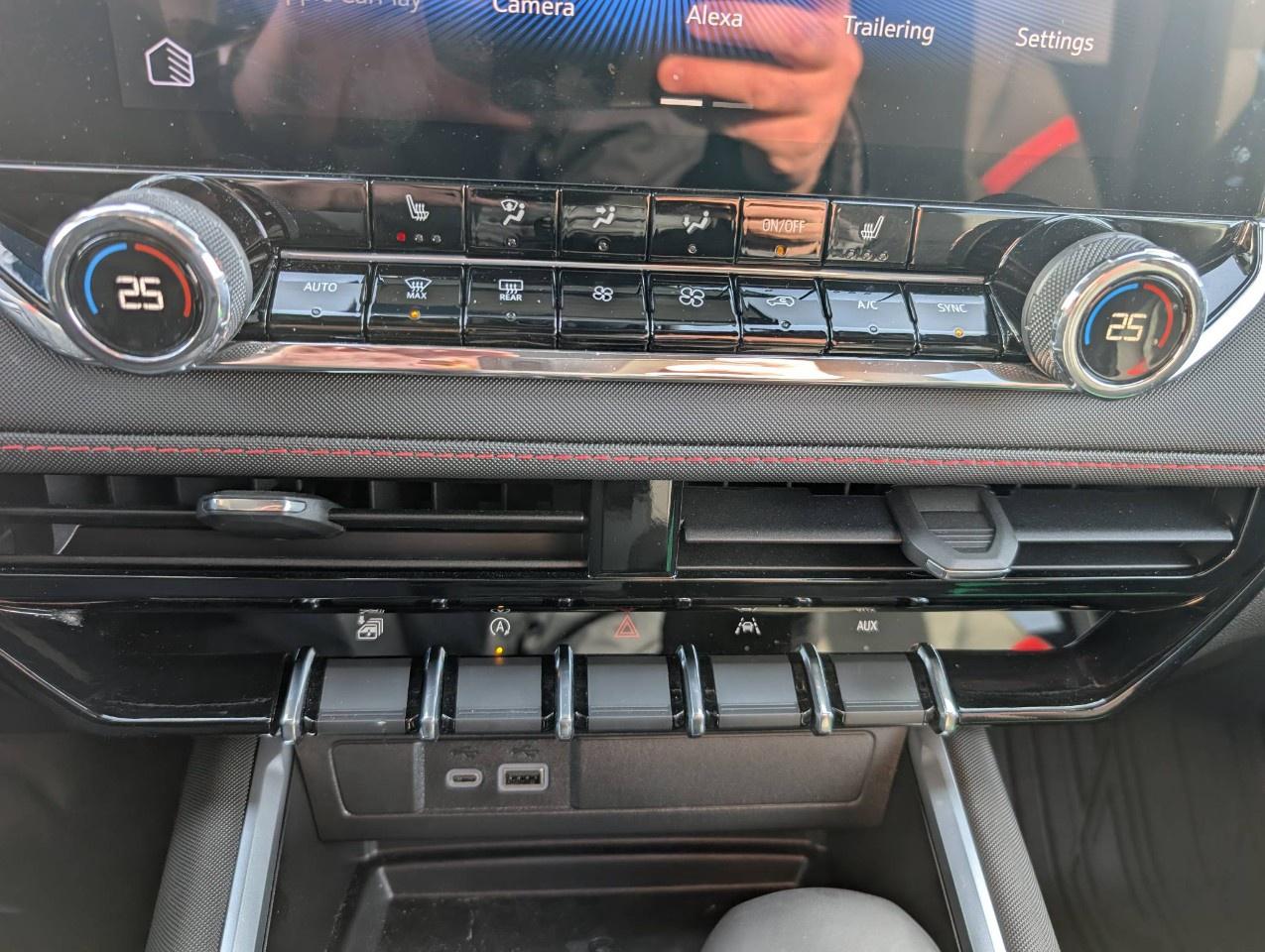 2025 Chevrolet Colorado Crew Cab Short Box 4-Wheel Drive Z71 Photo