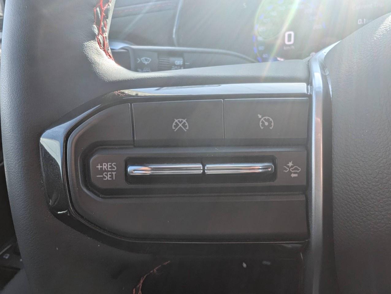 2025 Chevrolet Colorado Crew Cab Short Box 4-Wheel Drive Z71 Photo