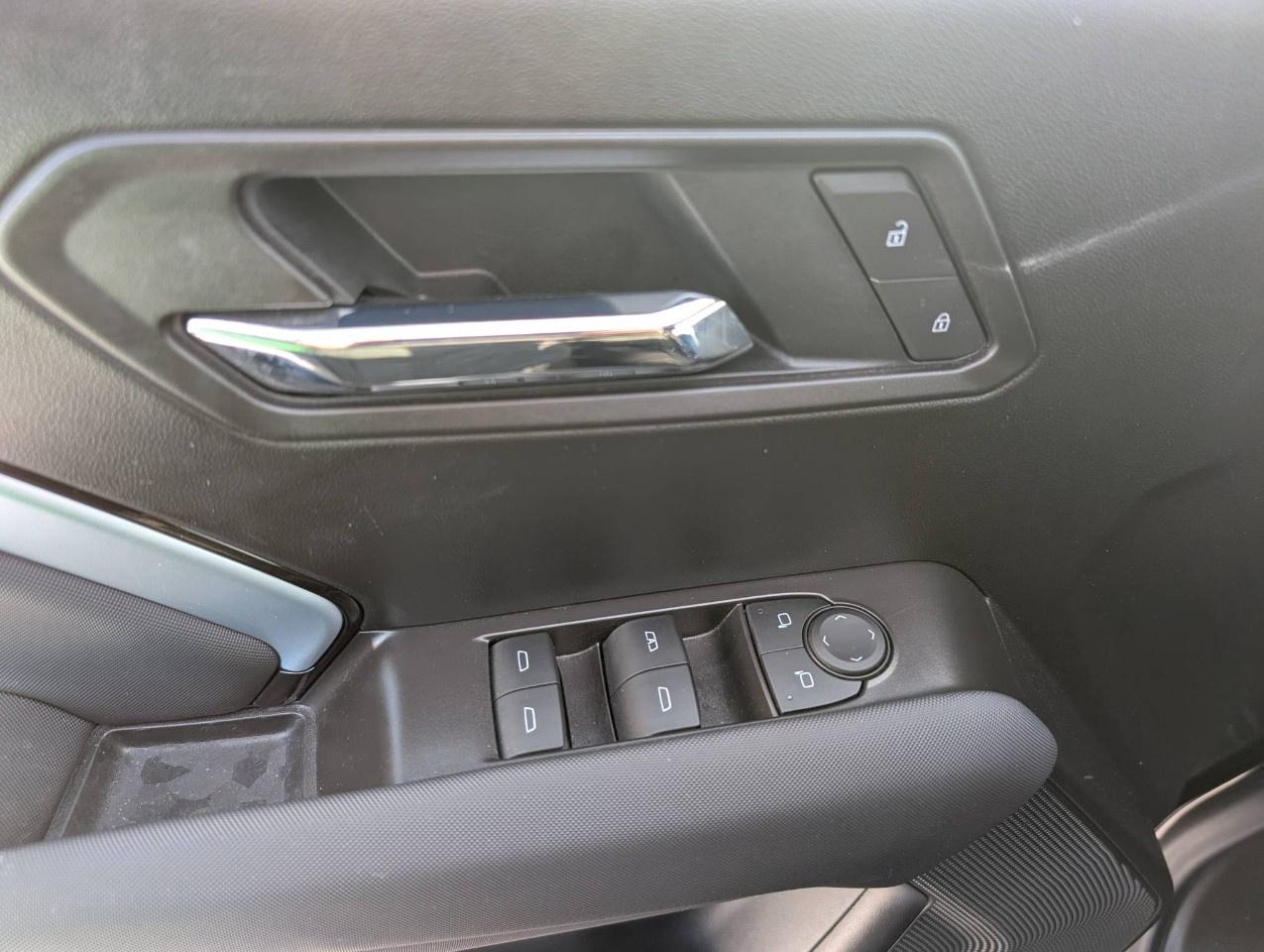 2025 Chevrolet Colorado Crew Cab Short Box 4-Wheel Drive Z71 Photo