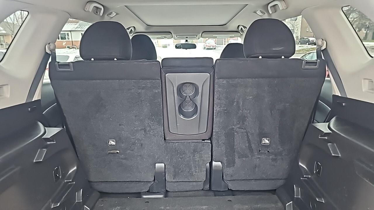 2015 Nissan Rogue FWD 4dr SV/Key Less Entry/Rear View Camera/Panoram Photo