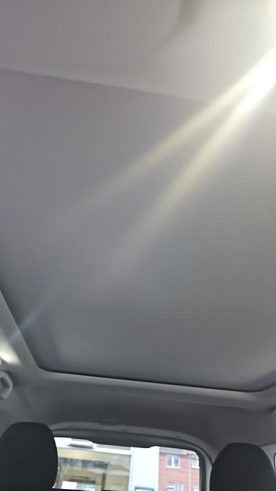 2015 Nissan Rogue FWD 4dr SV/Key Less Entry/Rear View Camera/Panoram Photo