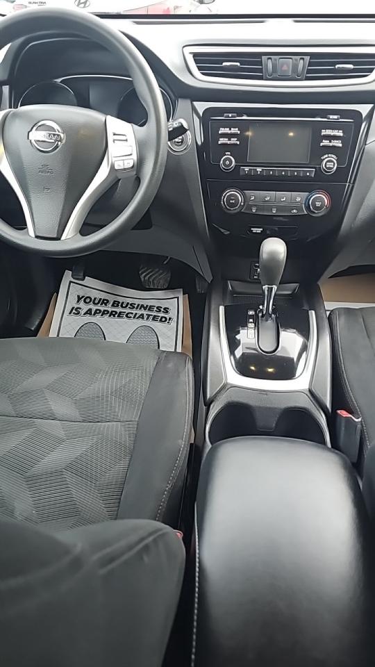 2015 Nissan Rogue FWD 4dr SV/Key Less Entry/Rear View Camera/Panoram Photo