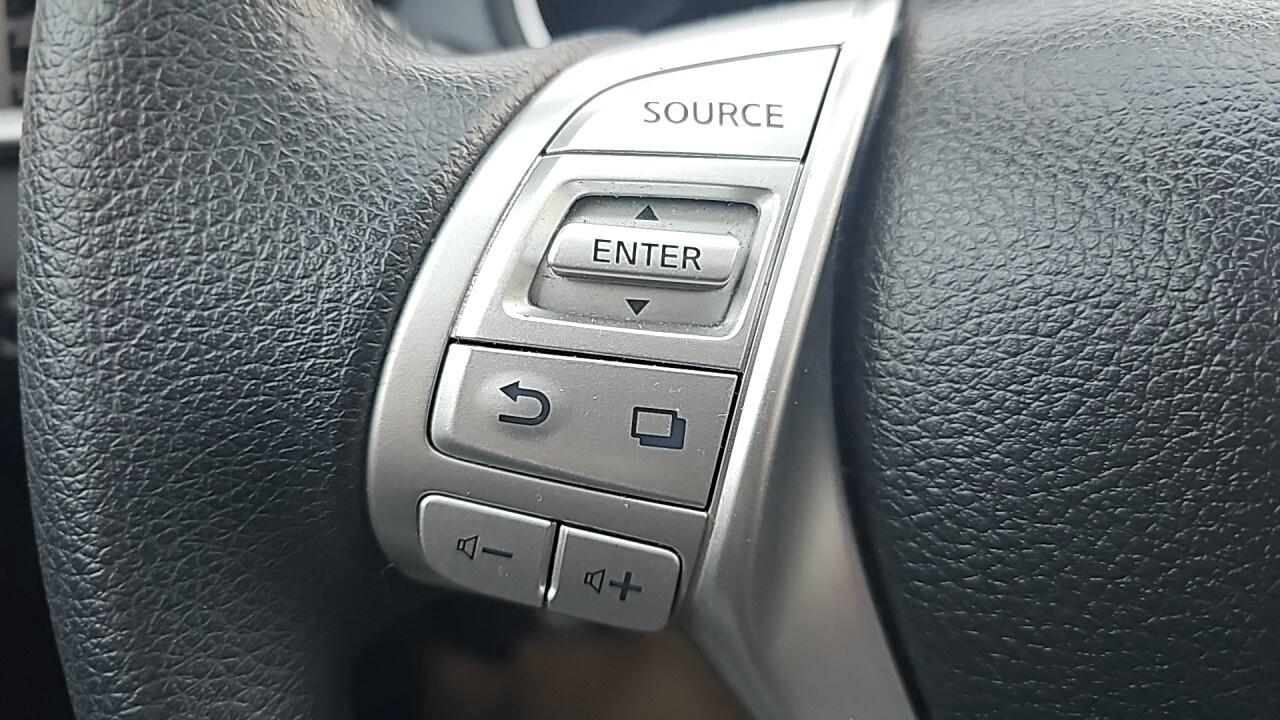 2015 Nissan Rogue FWD 4dr SV/Key Less Entry/Rear View Camera/Panoram Photo